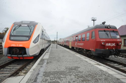 1100 (3)